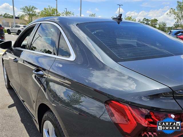 Vehicle image 7 of 42