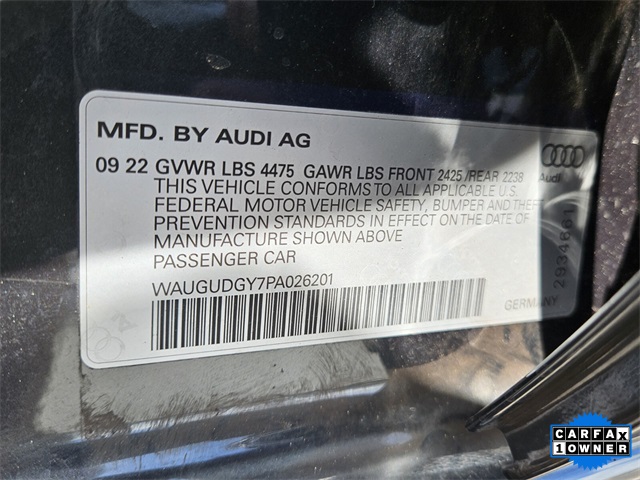 Vehicle image 33 of 42