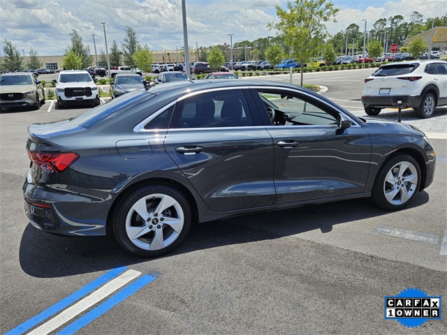 Vehicle image 9 of 42