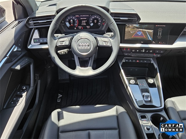Vehicle image 21 of 42