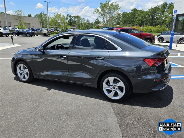 Vehicle image 11 of 42