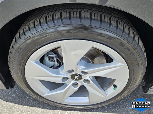Vehicle image 14 of 42