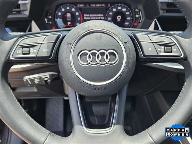Vehicle image 22 of 42