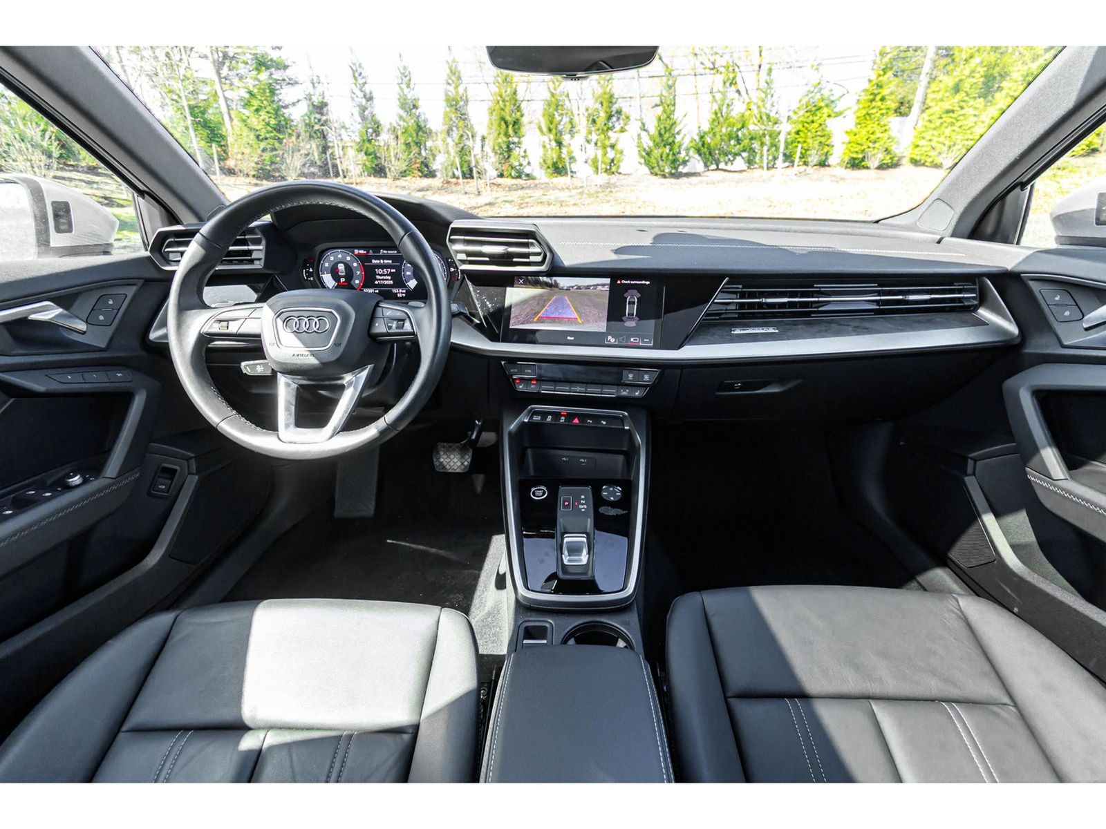 Vehicle image 20 of 25