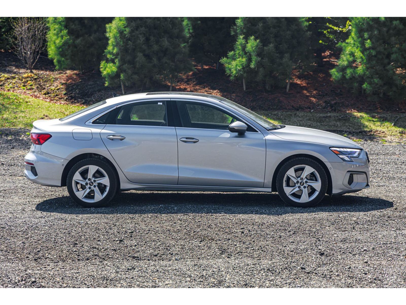 Vehicle image 6 of 25