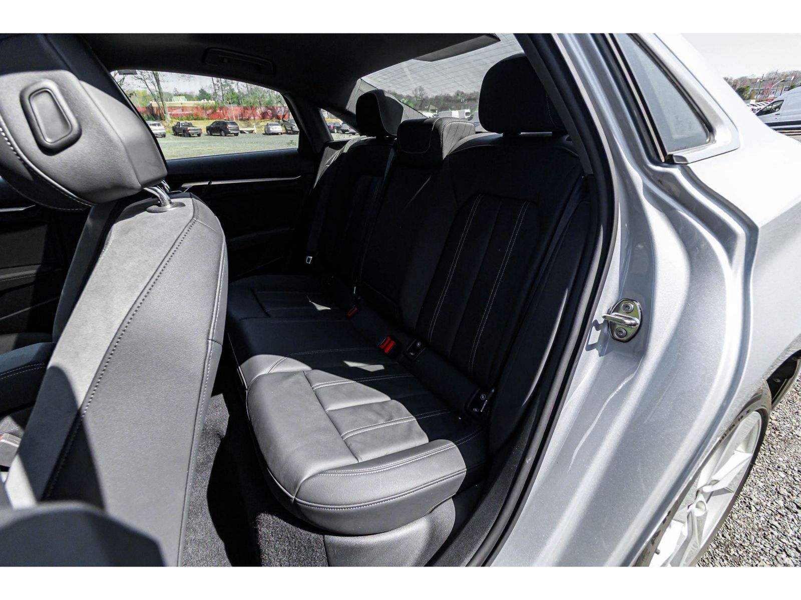 Vehicle image 15 of 25