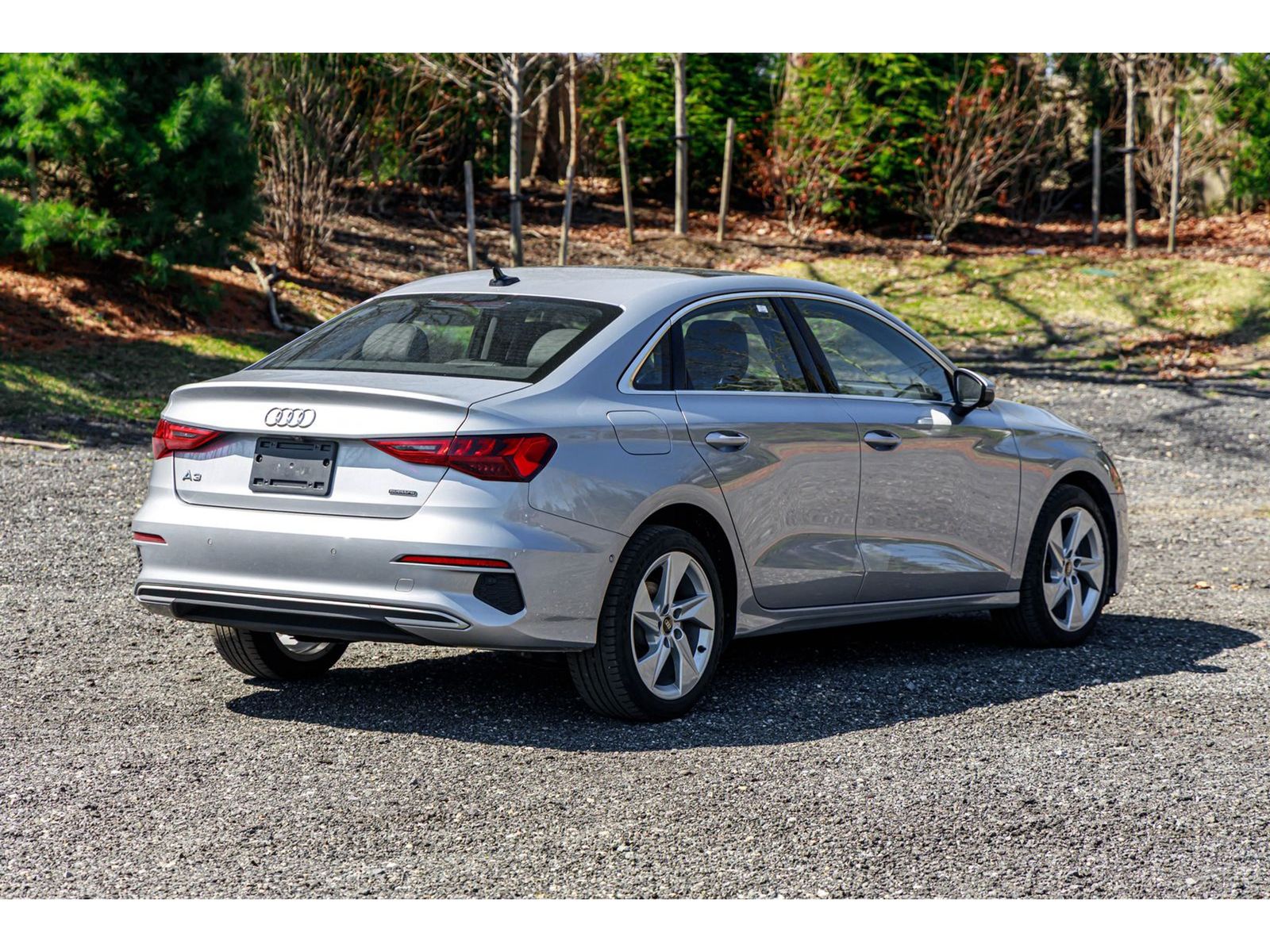 Vehicle image 8 of 25