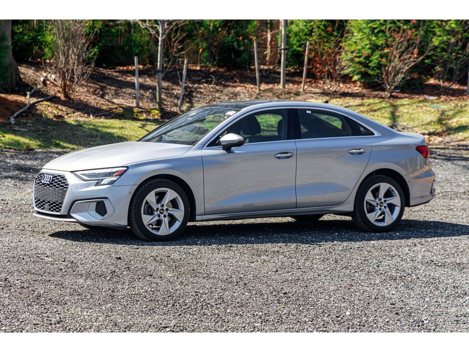 Vehicle image 2 of 25
