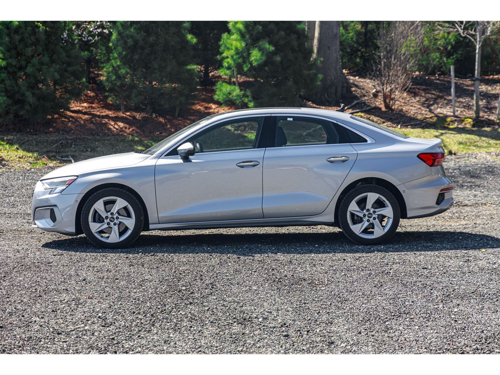 Vehicle image 12 of 25