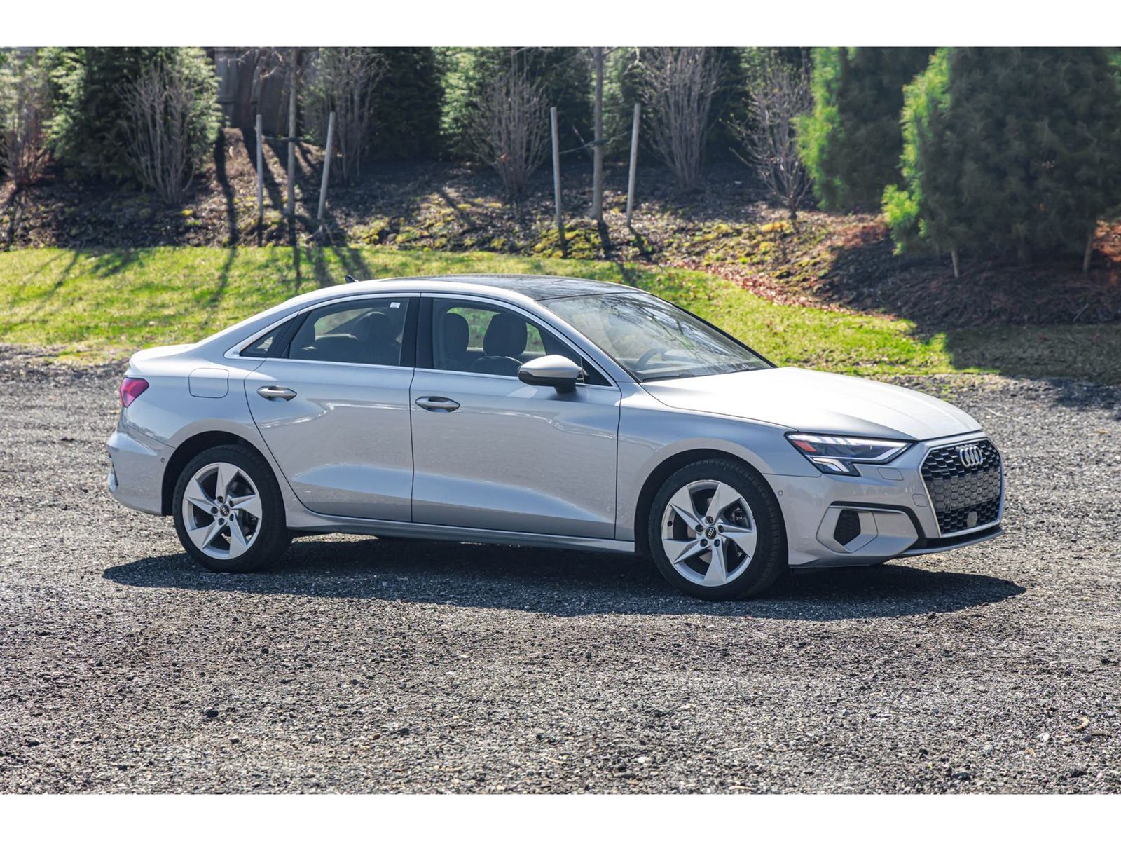 Vehicle image 4 of 25
