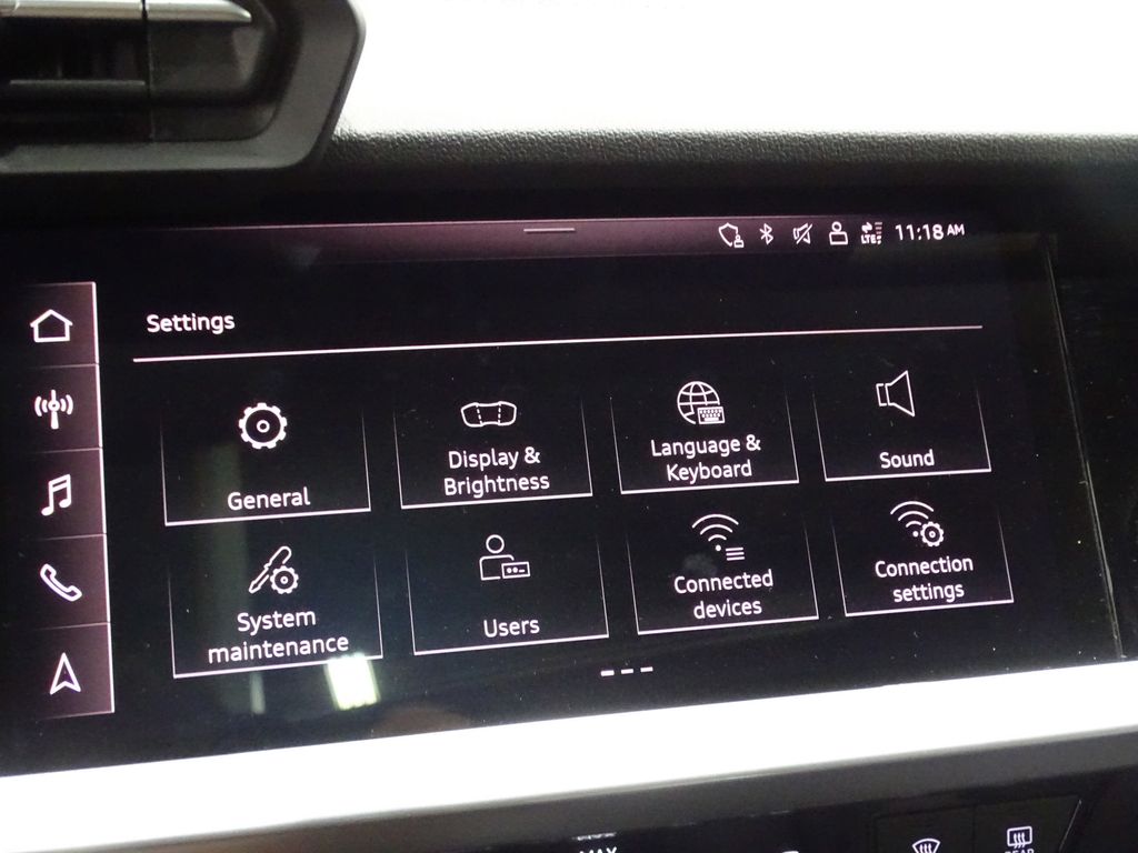 Vehicle image 41 of 44