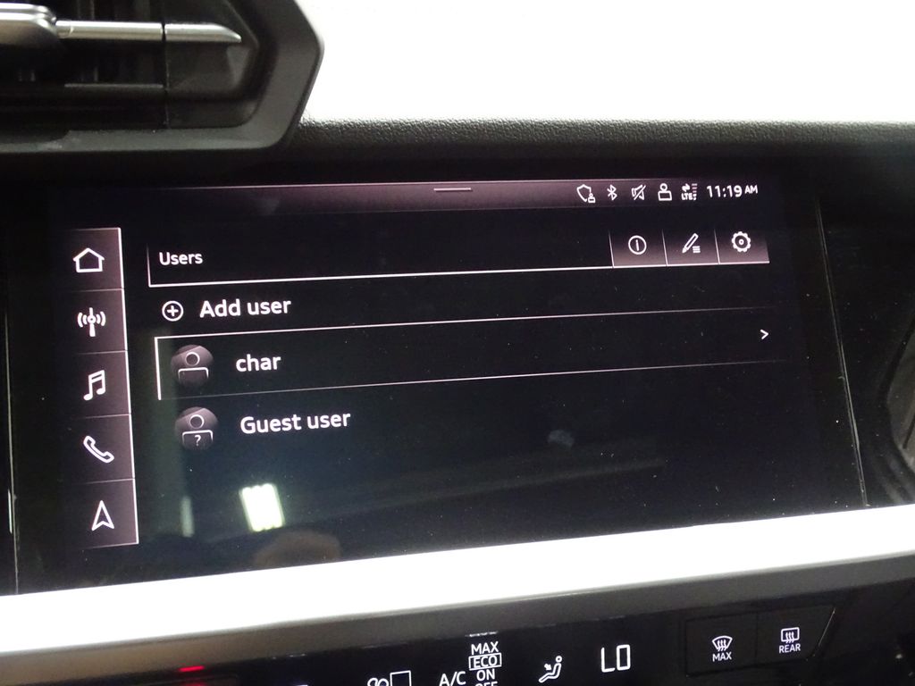 Vehicle image 25 of 44