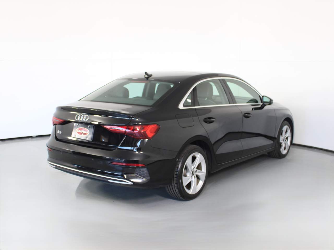 Vehicle image 4 of 17