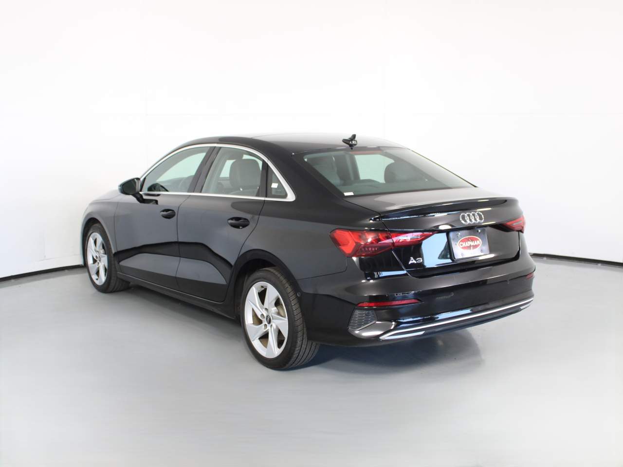 Vehicle image 6 of 17