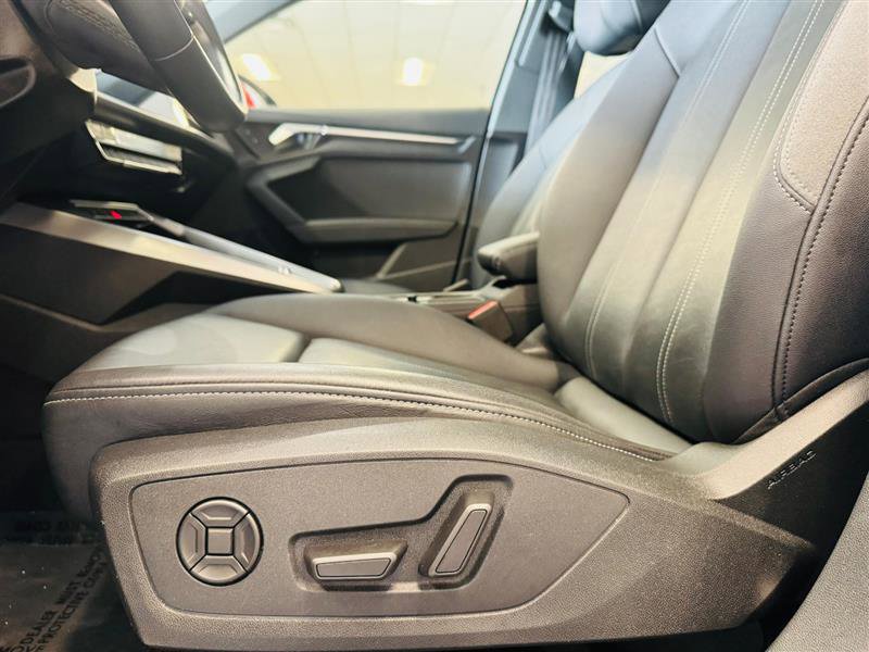 Vehicle image 16 of 27