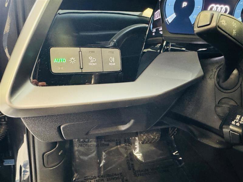 Vehicle image 25 of 27