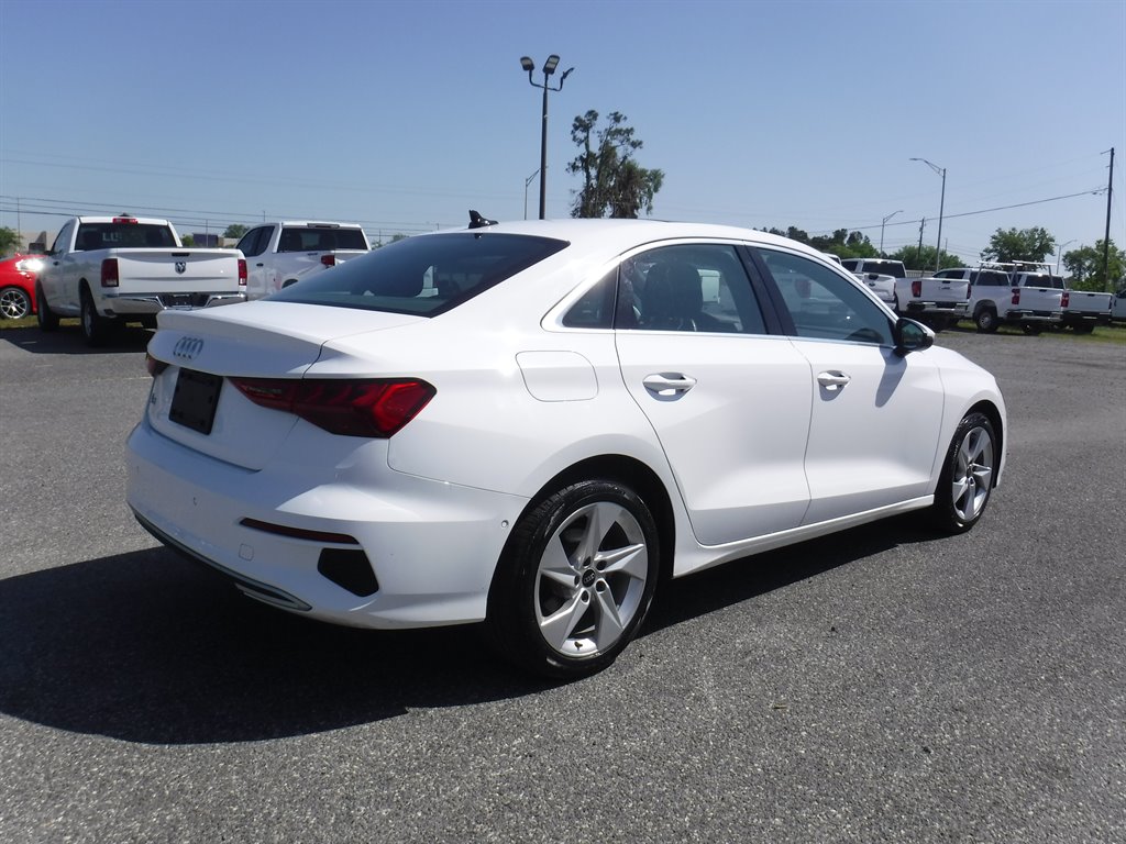 Vehicle image 3 of 18