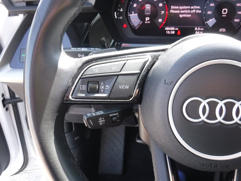 Vehicle image 15 of 18