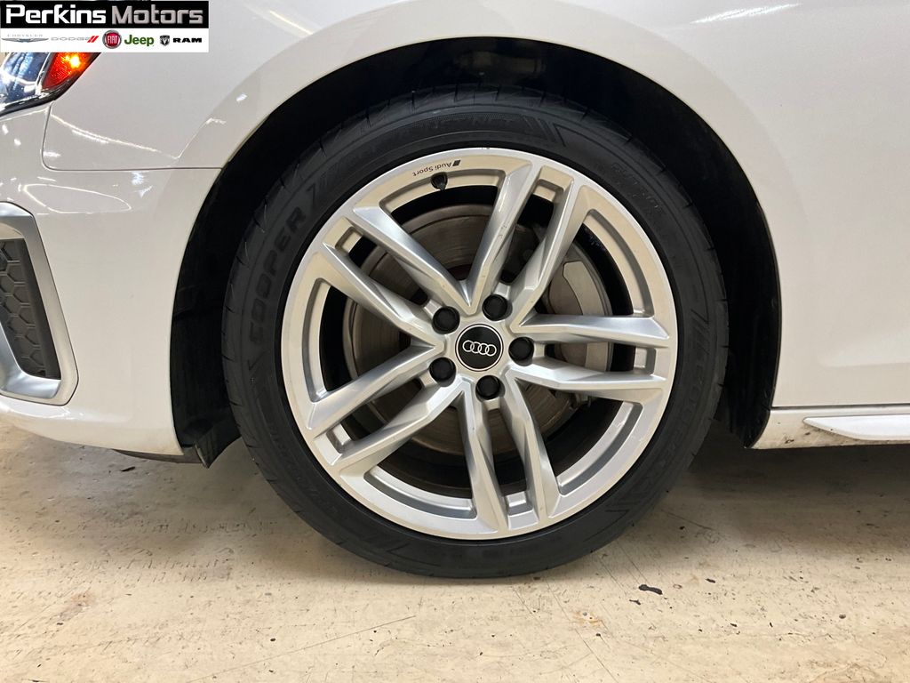 Vehicle image 8 of 16