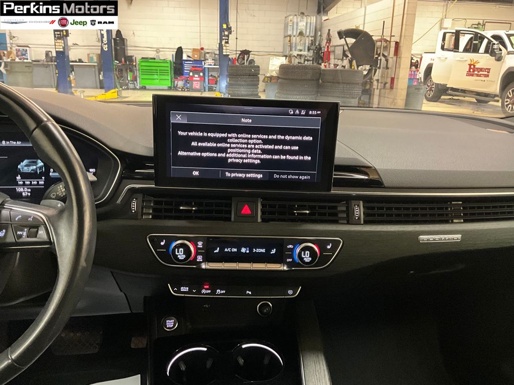 Vehicle image 14 of 16