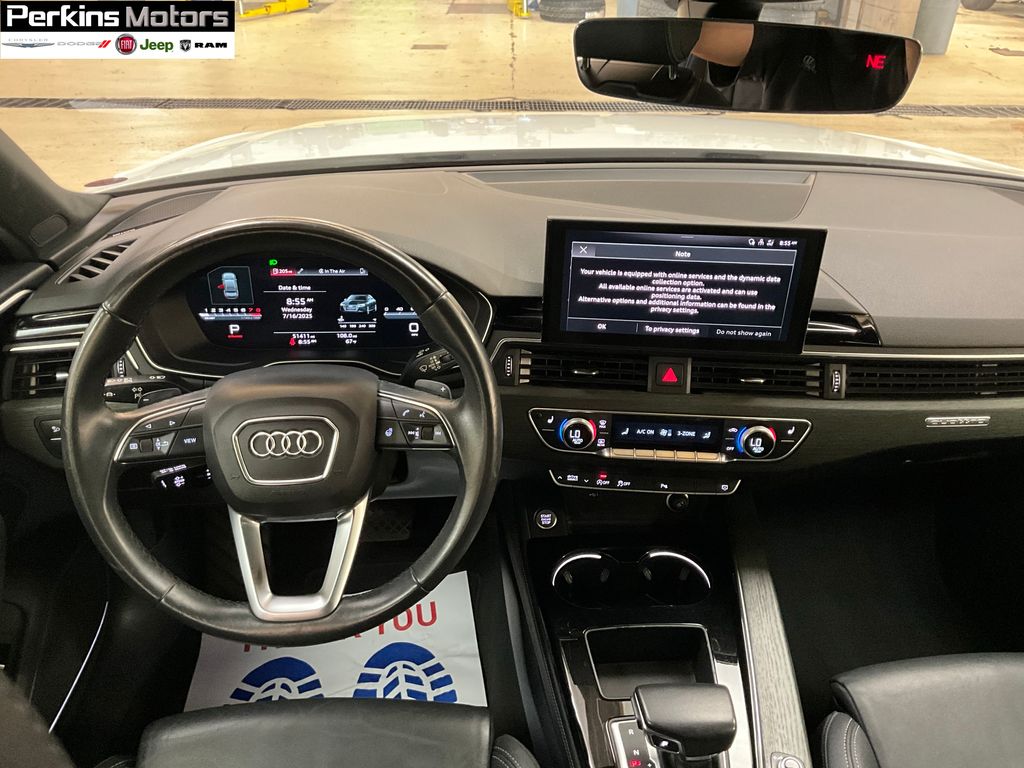 Vehicle image 13 of 16