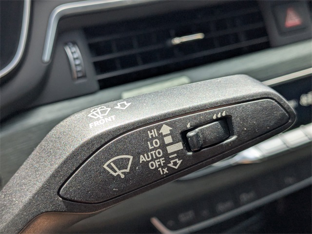 Vehicle image 29 of 35