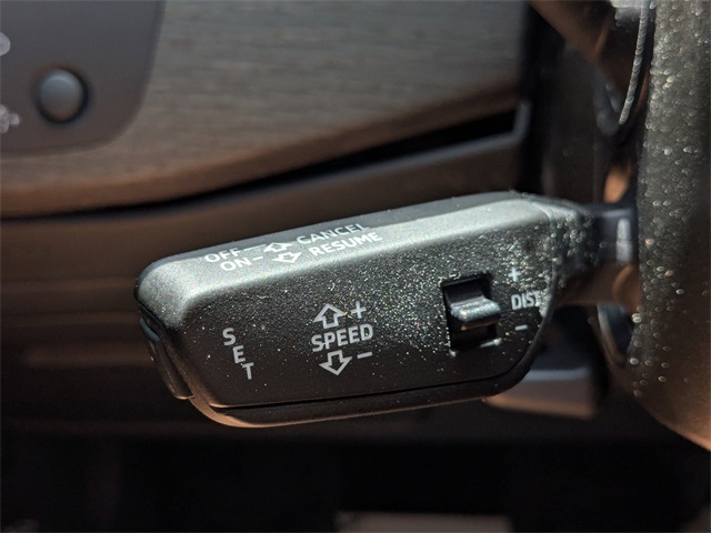 Vehicle image 30 of 35