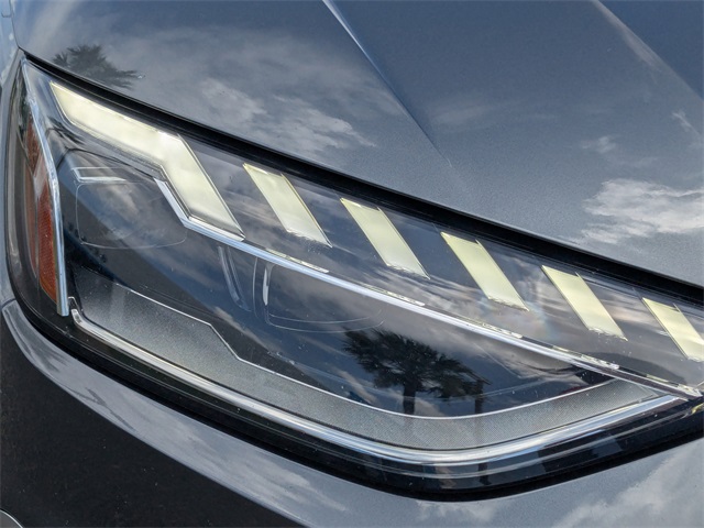 Vehicle image 10 of 35