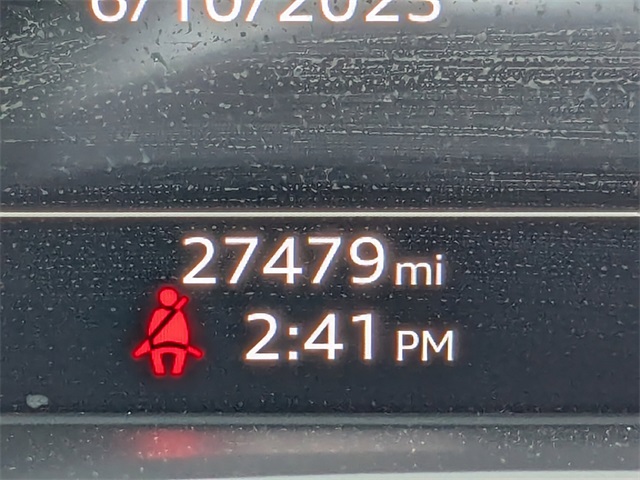 Vehicle image 33 of 35