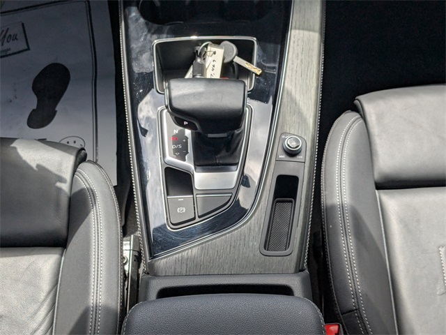 Vehicle image 19 of 35