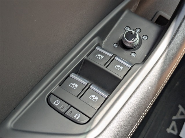 Vehicle image 24 of 35