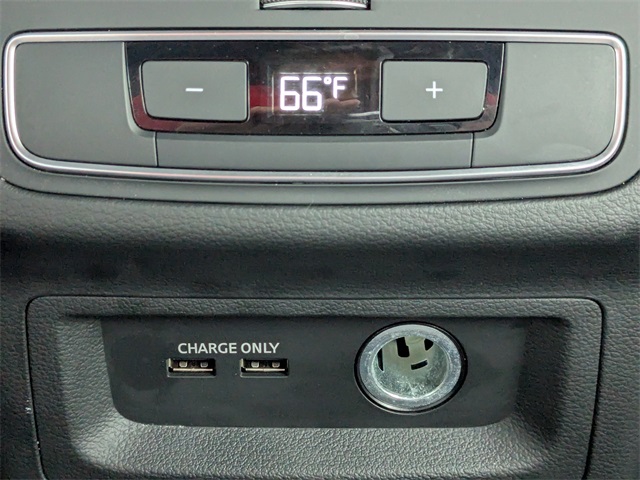 Vehicle image 14 of 35
