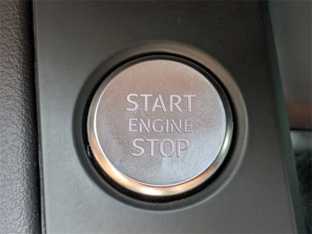 Vehicle image 34 of 35