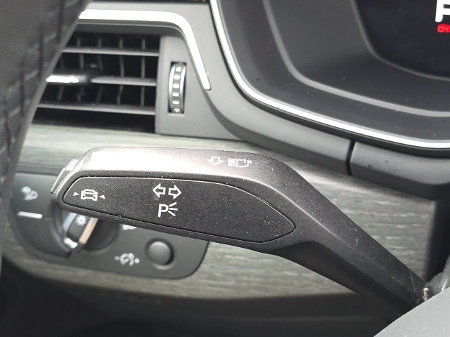 Vehicle image 31 of 50