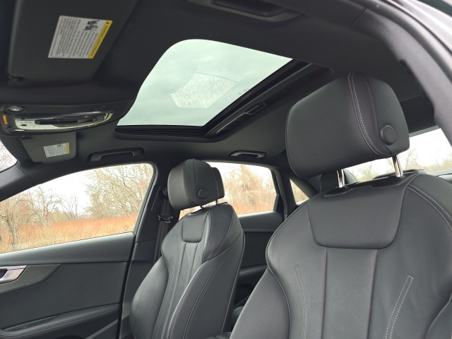 Vehicle image 19 of 50