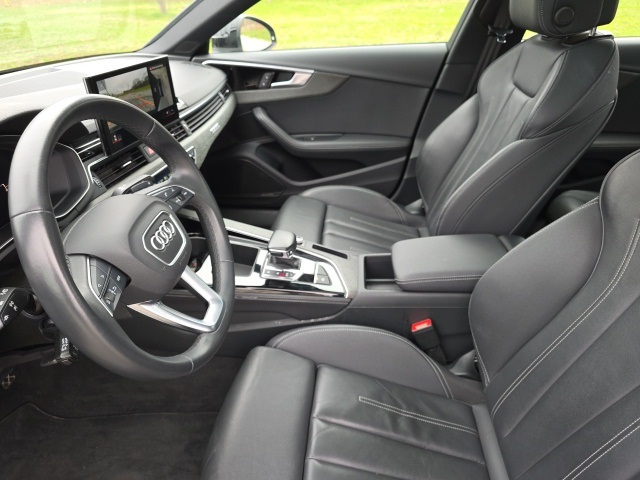 Vehicle image 16 of 50