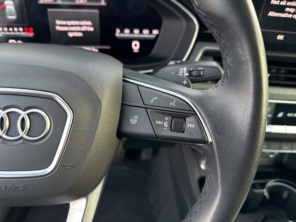 Vehicle image 10 of 23