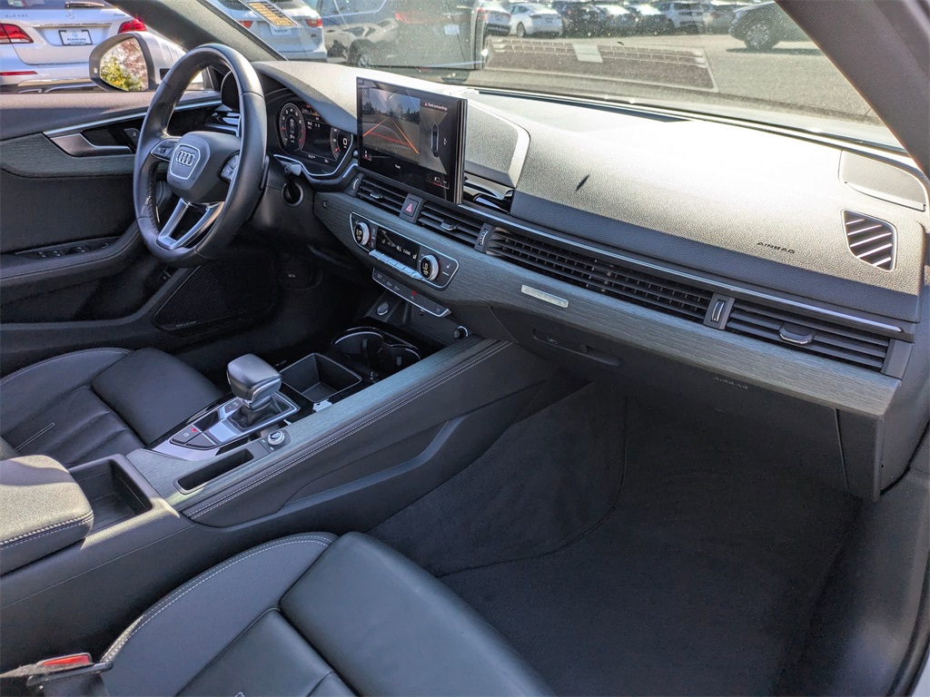 Vehicle image 34 of 39