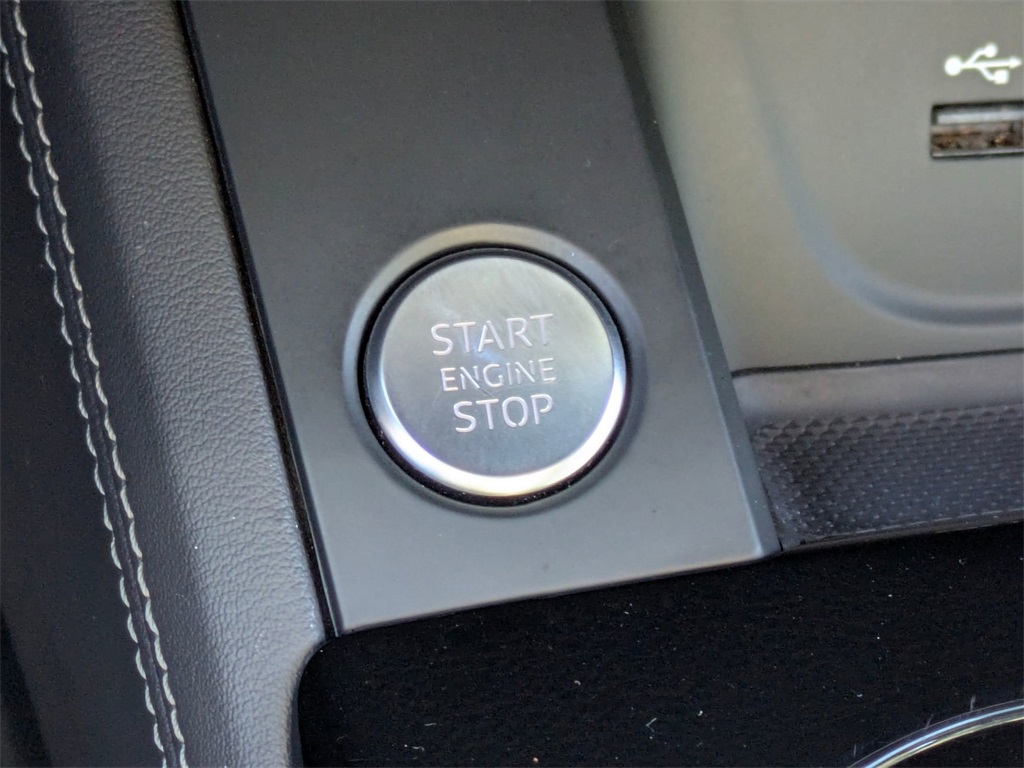 Vehicle image 15 of 39