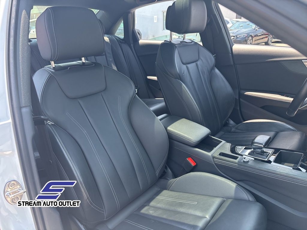 Vehicle image 12 of 44