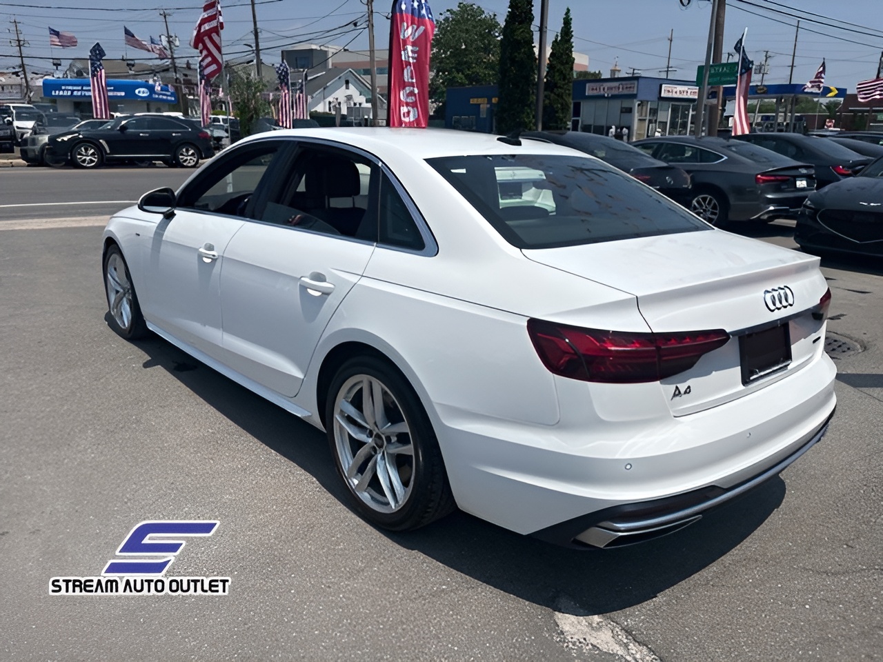 Vehicle image 43 of 44