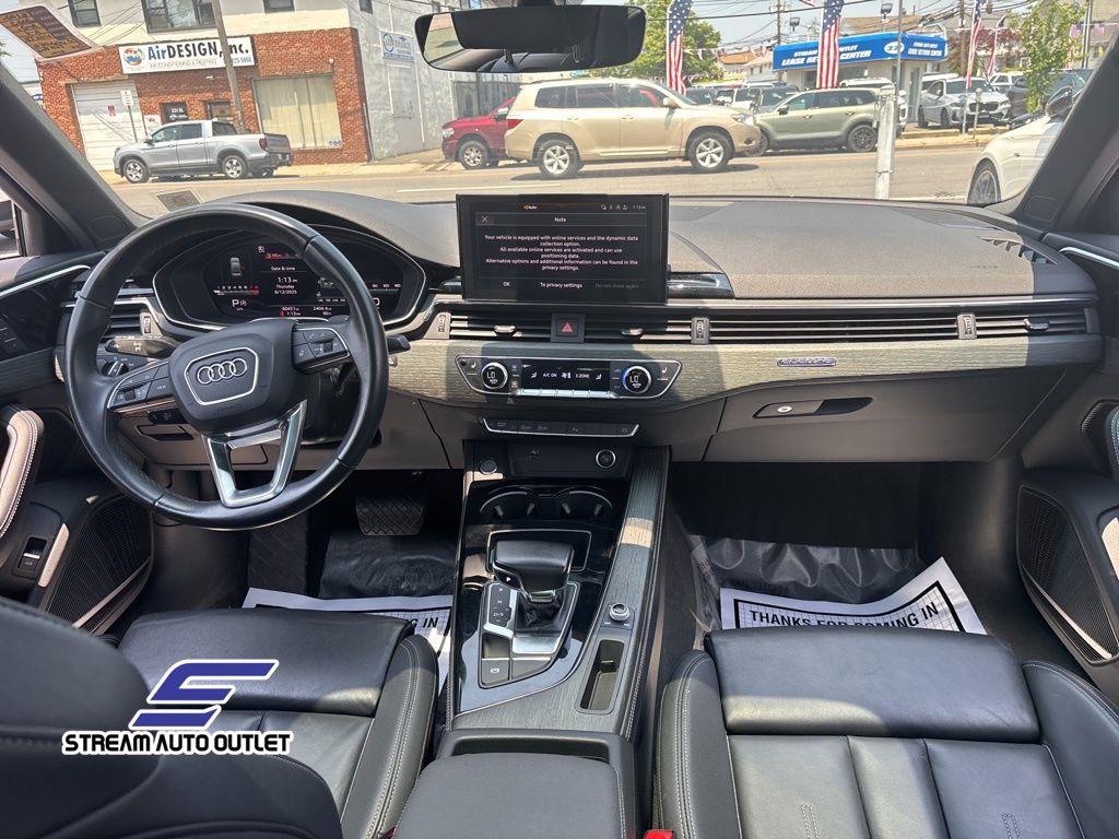 Vehicle image 19 of 44