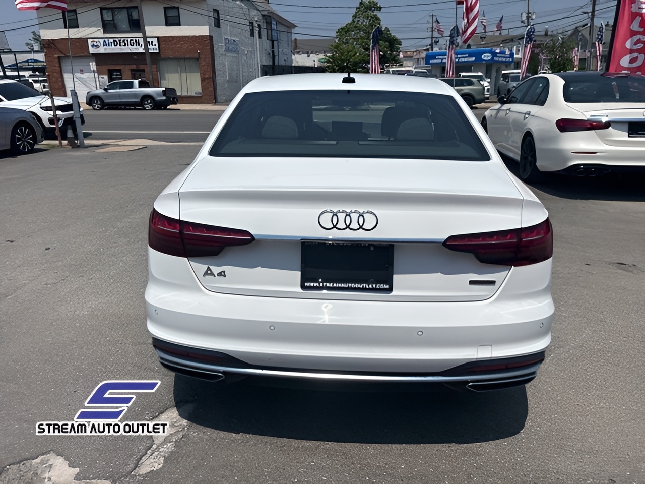 Vehicle image 42 of 44
