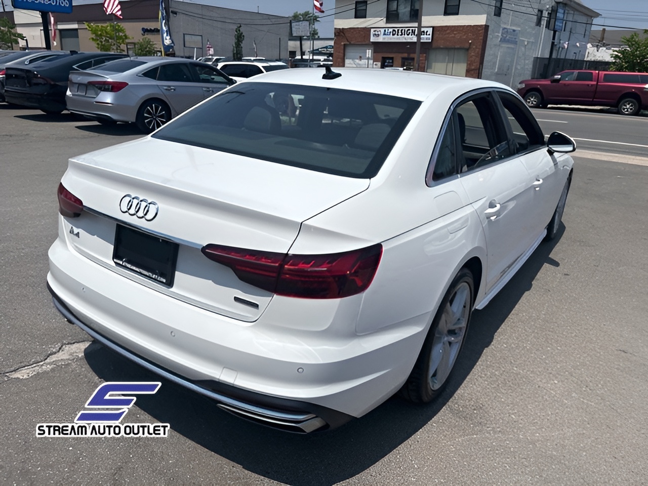 Vehicle image 41 of 44