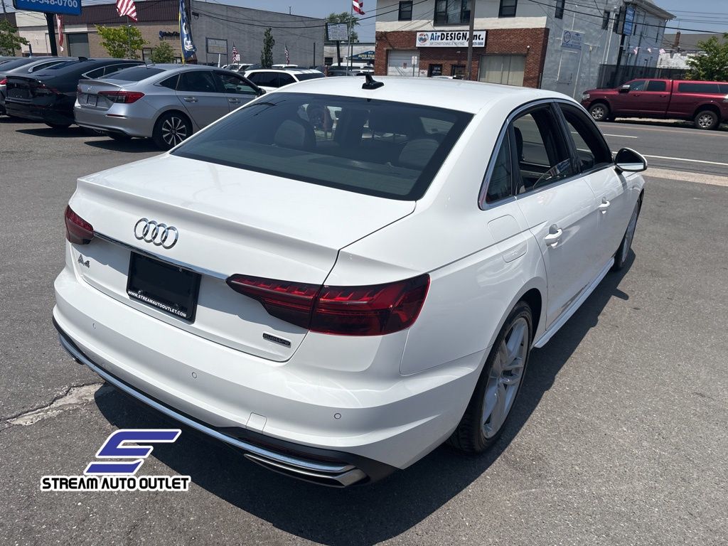 Vehicle image 5 of 44