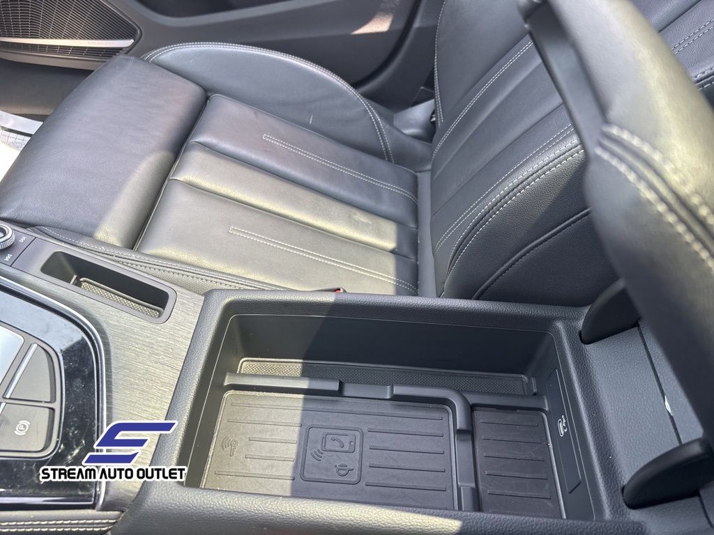 Vehicle image 35 of 44