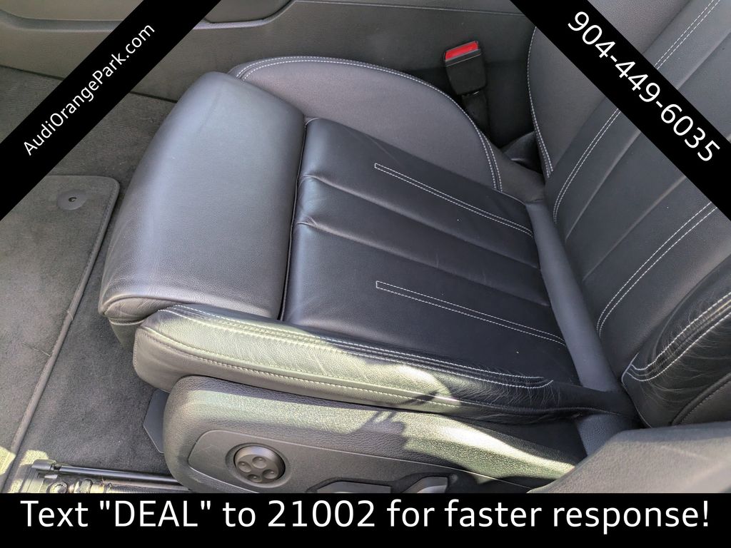 Vehicle image 26 of 40