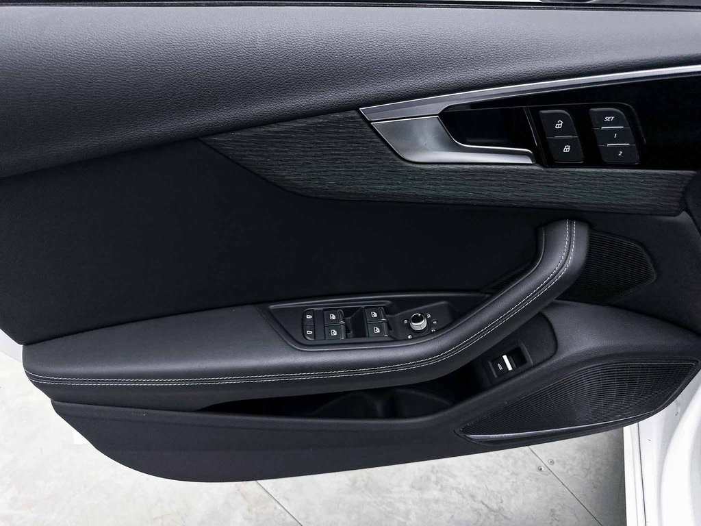 Vehicle image 17 of 36