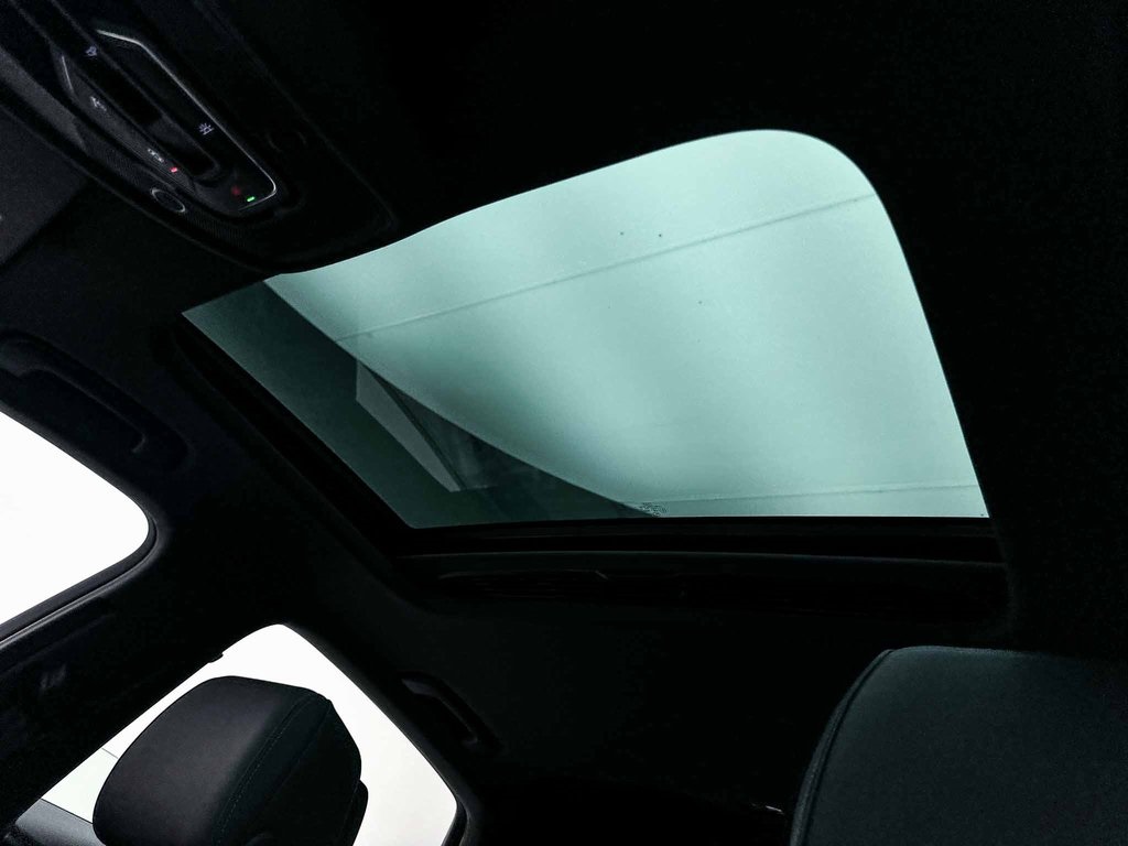 Vehicle image 11 of 36