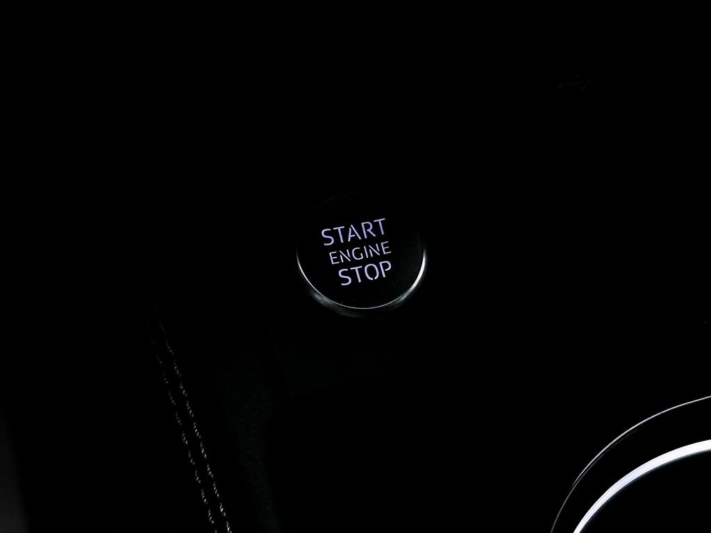 Vehicle image 26 of 36